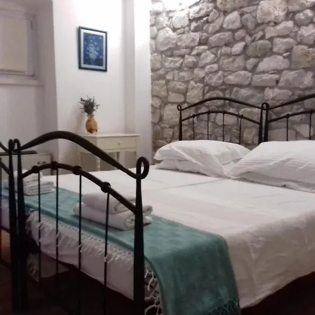 Stone House * 트로기르